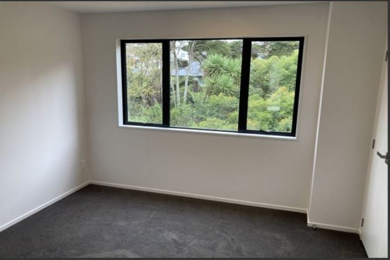 Photo of property in 83 Morihana Close, Glen Eden, 0602