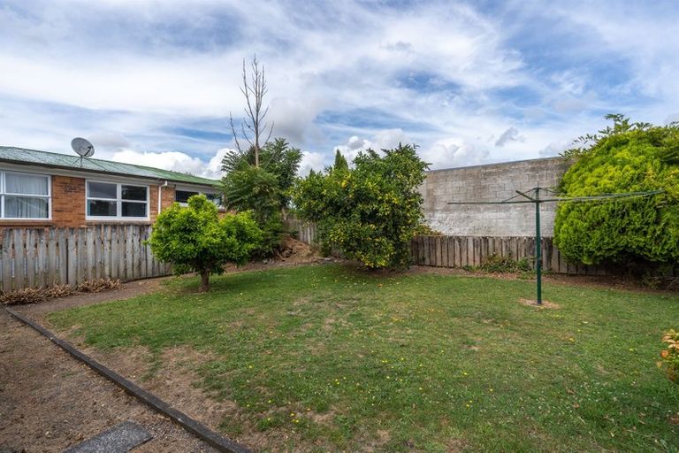 Photo of property in 77 Collins Road, Melville, Hamilton, 3206