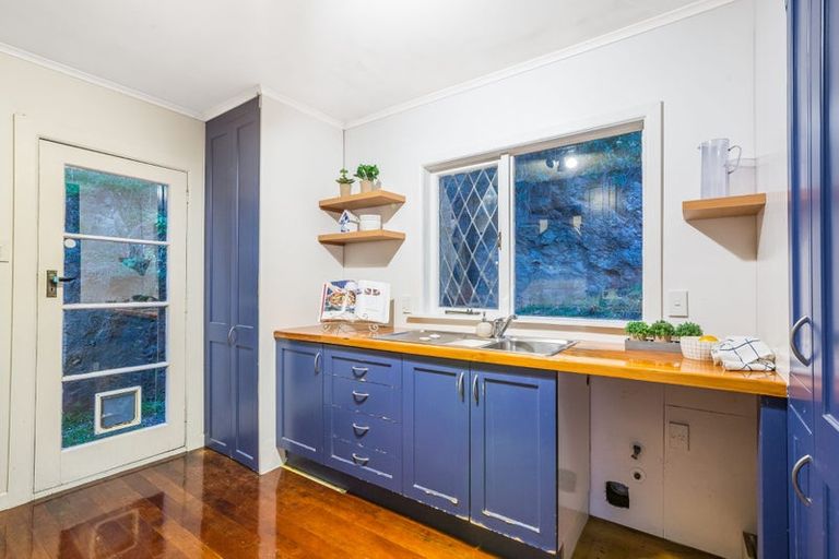 Photo of property in 82 Cluny Road, Plimmerton, Porirua, 5026