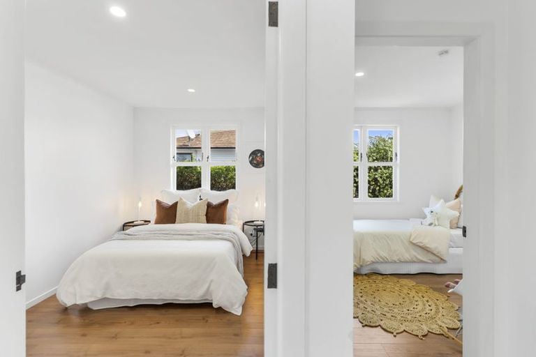 Photo of property in 1/55 Northcote Road, Hillcrest, Auckland, 0627