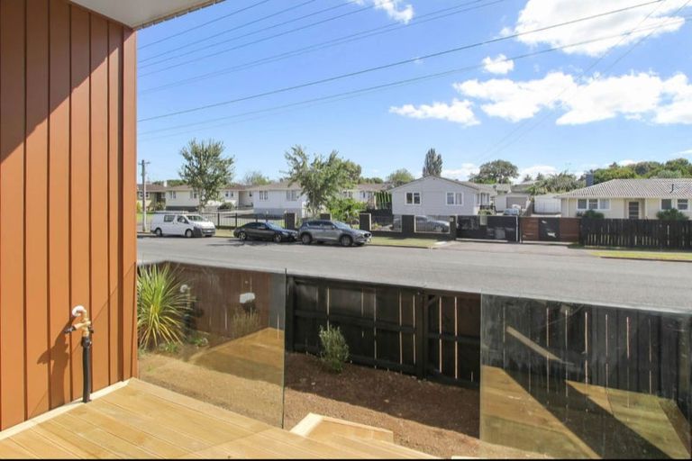 Photo of property in 1/15 Old Wairoa Road, Papakura, 2110