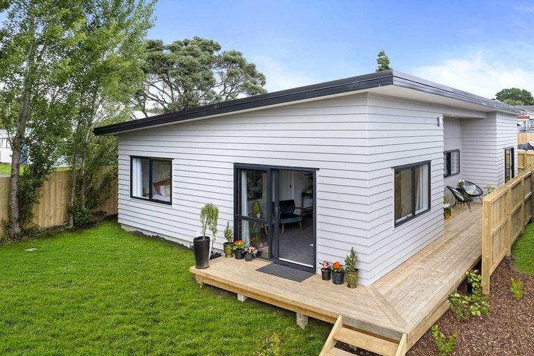 Photo of property in 24a Hayman Place, Beach Haven, Auckland, 0626