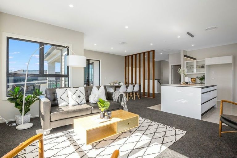 Photo of property in 4 Omaka Place, Aotea, Porirua, 5024