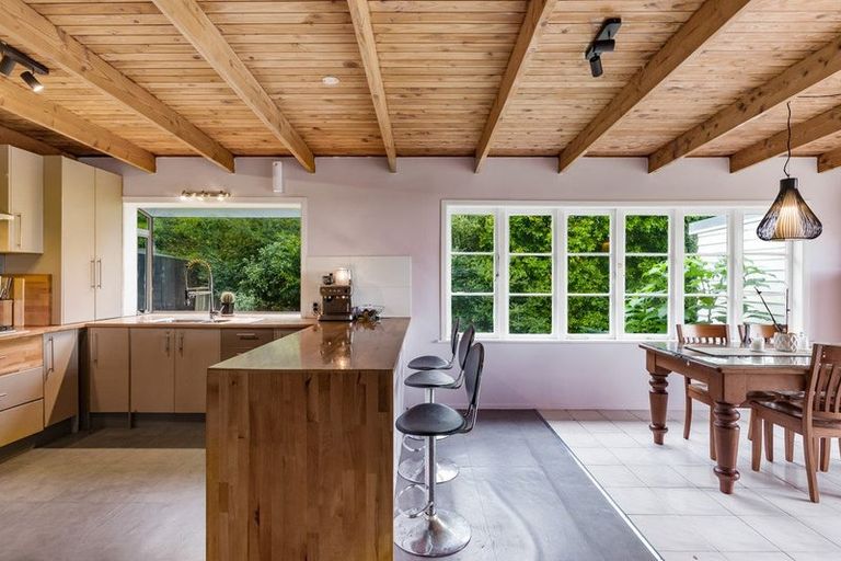 Photo of property in 525 Whitford Road, Whitford, Howick, 2571