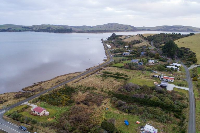 Photo of property in 2 Antrim Street, Waikawa, Tokanui, 9884