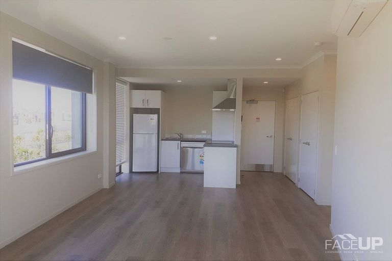 Photo of property in 2/22 Kerewhenua Crescent, Hobsonville, 0616