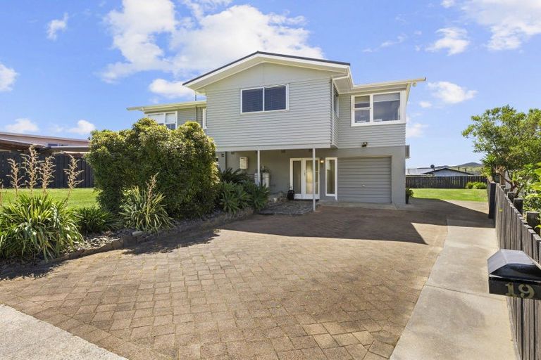 Photo of property in 19 Taipari Avenue, Raglan, 3225
