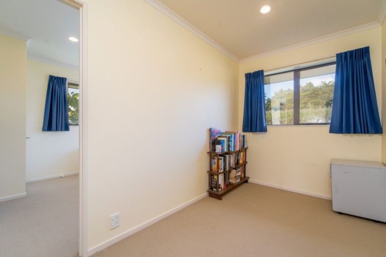 Photo of property in 83 Cologne Street, Martinborough, 5711