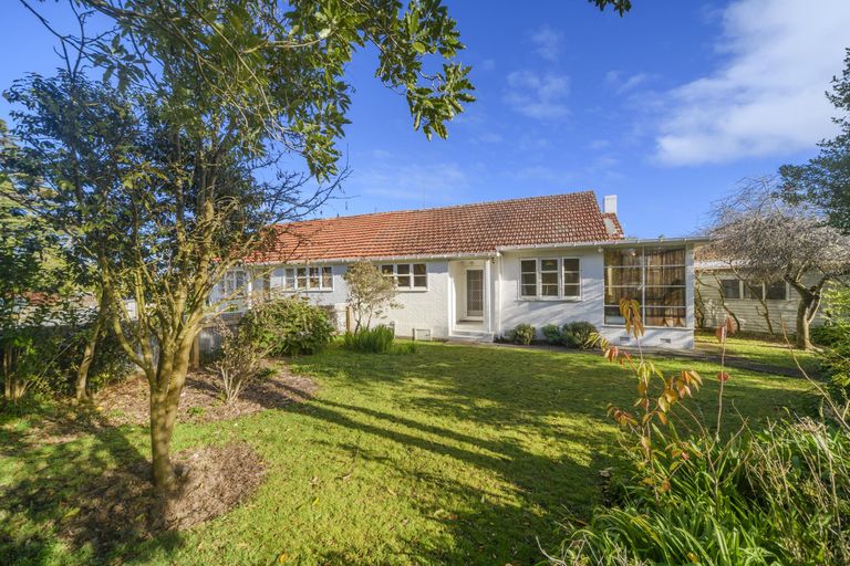 Photo of property in 3 Fairs Road, Milson, Palmerston North, 4414