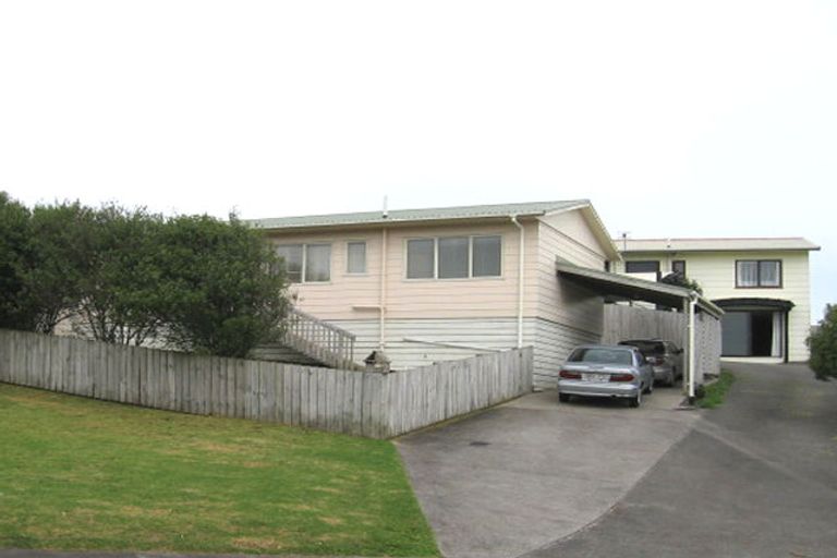 Photo of property in 12 Flaunty Place, West Harbour, Auckland, 0618