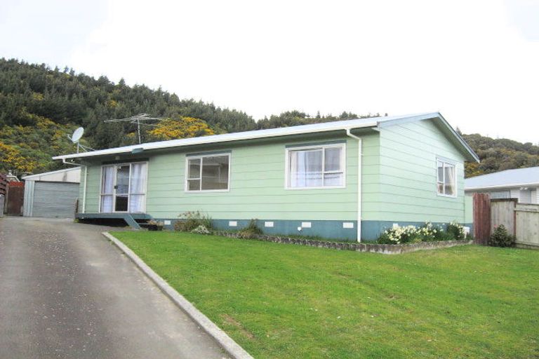 Photo of property in 28 Belgrave Street, Wainuiomata, Lower Hutt, 5014