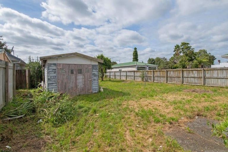 Photo of property in 27 Hill Crescent, Papakura, 2110