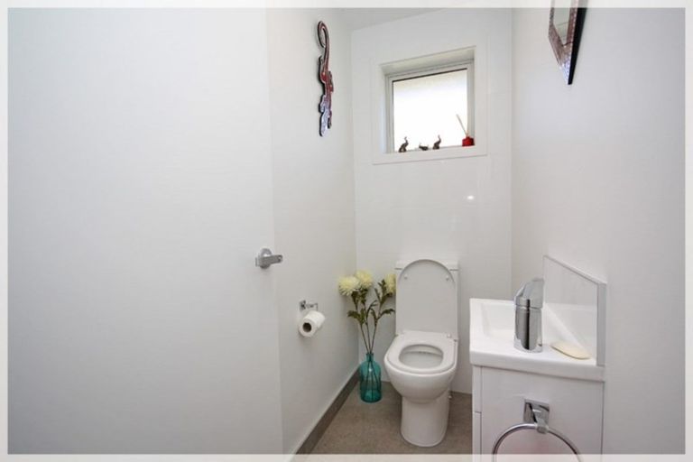 Photo of property in 9 Story Street, Foxton Beach, Foxton, 4815