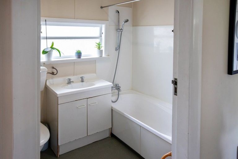 Photo of property in 28 Tipahi Street, Nelson South, Nelson, 7010