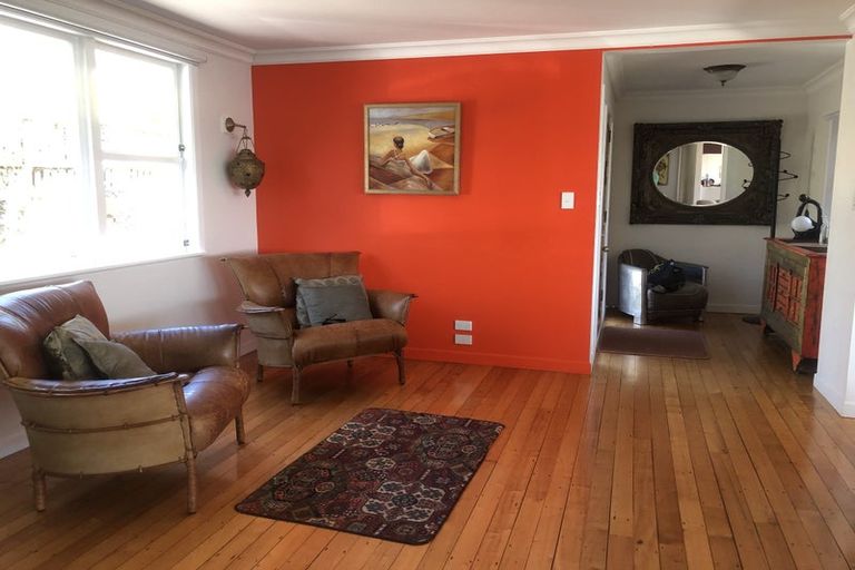 Photo of property in 5 Naera Place, Kawaha Point, Rotorua, 3010