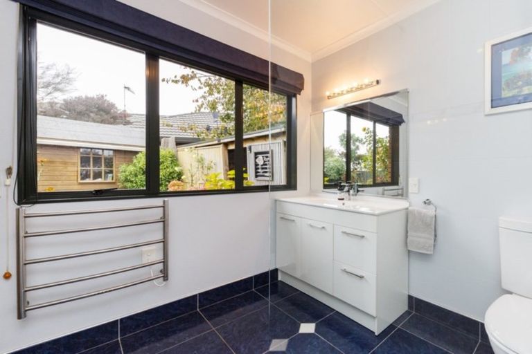 Photo of property in 37 Jefferson Crescent, Milson, Palmerston North, 4414