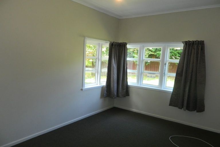 Photo of property in 5 Huia Street, Tawa, Wellington, 5028