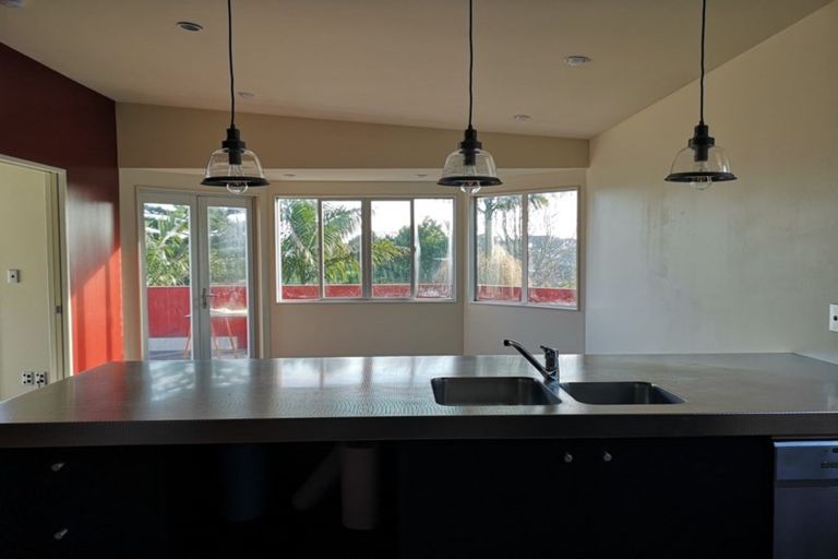 Photo of property in 657 Beach Road, Rothesay Bay, Auckland, 0630