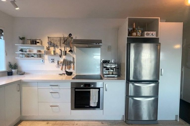 Photo of property in 6/66 Victoria Road, Devonport, Auckland, 0624