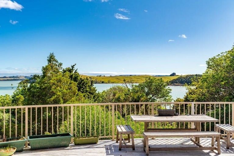 Photo of property in 467 Heatley Road, Whakapirau, Maungaturoto, 0583