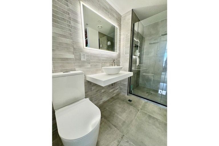 Photo of property in Portal Apartments, 8e/42 Cable Street, Te Aro, Wellington, 6011