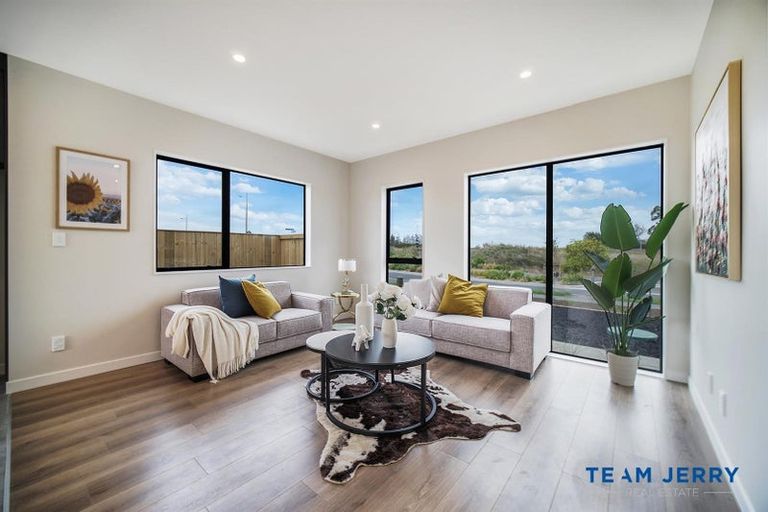 Photo of property in 99 Mutetai Road, Clarks Beach, 2122