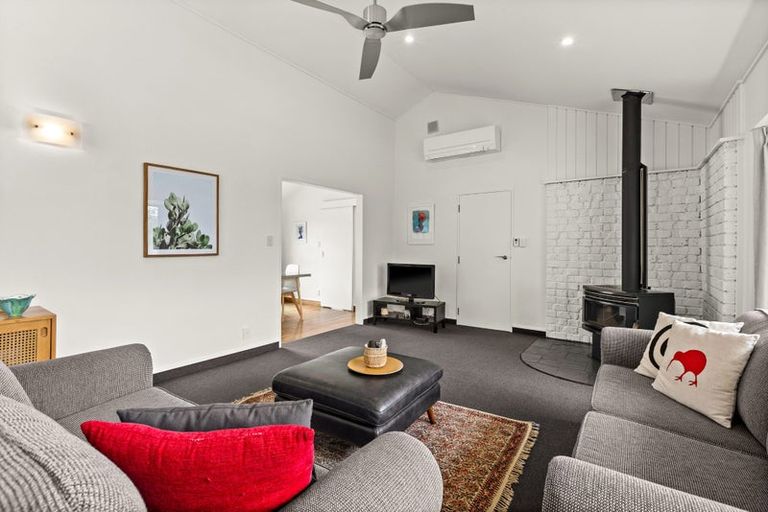 Photo of property in 10 Rush Place, Havelock North, 4130