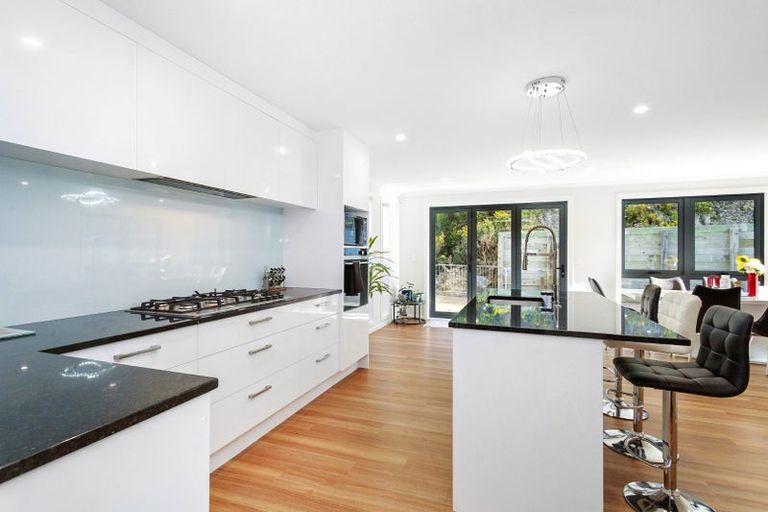 Photo of property in 24 Porokaiwhiri Street, Crofton Downs, Wellington, 6035