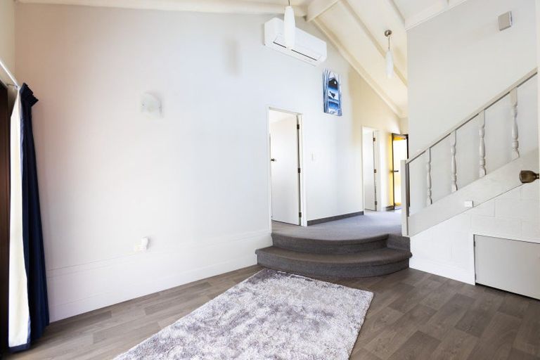 Photo of property in 42 Spriggs Crescent, Greenmeadows, Napier, 4112