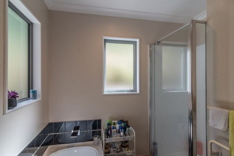 Photo of property in 15 Kennedy Place, Waikanae Beach, Waikanae, 5036