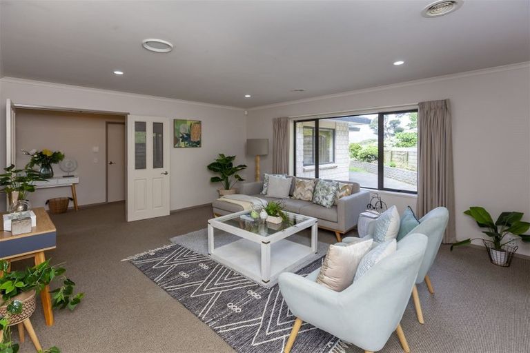 Photo of property in 18 Sams Way, Raumati South, Paraparaumu, 5032
