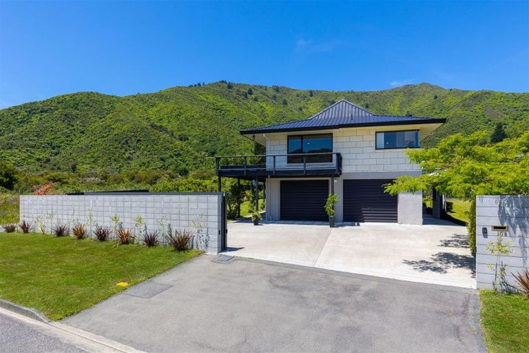 Photo of property in 108 Moana View Road, Waikawa, Picton, 7220