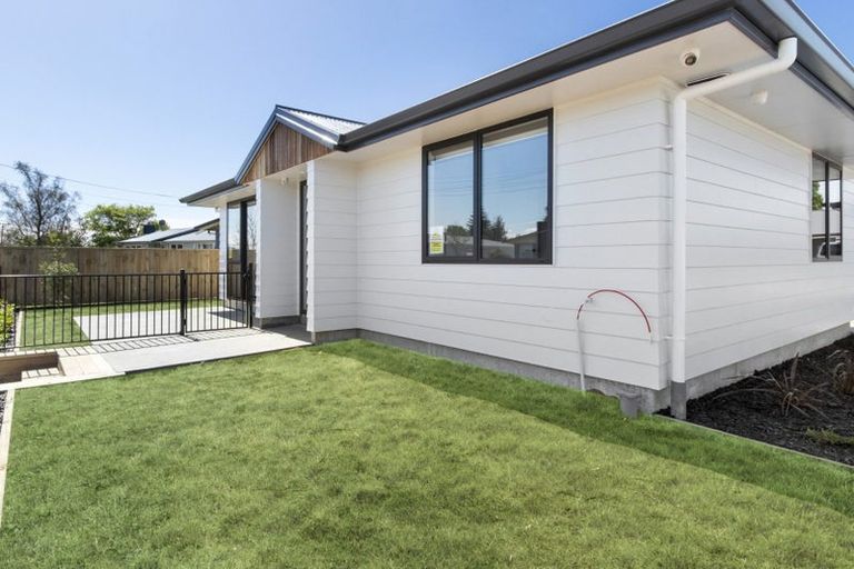 Photo of property in 2/16 Betley Crescent, Fairview Downs, Hamilton, 3214