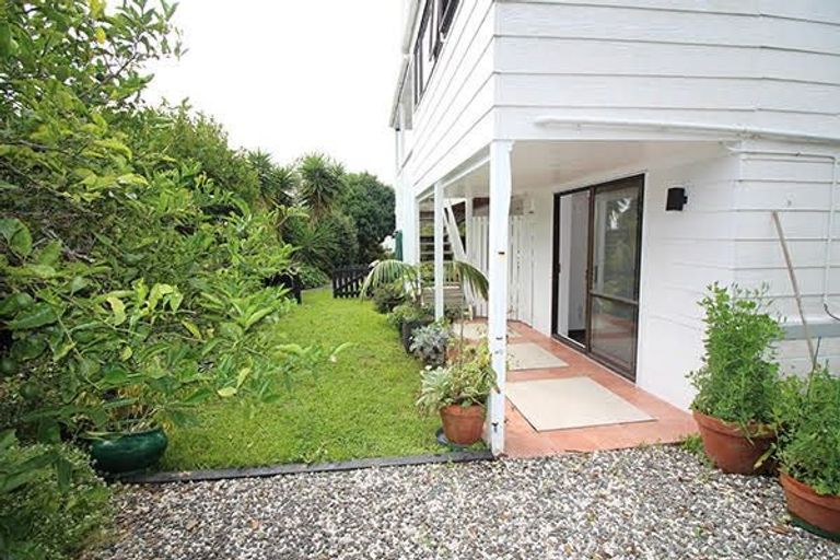 Photo of property in 1/49 Brigantine Drive, Beach Haven, Auckland, 0626