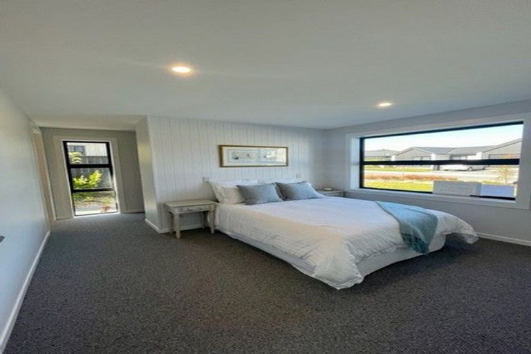 Photo of property in 14 Rotorua Grove, Aotea, Porirua, 5024