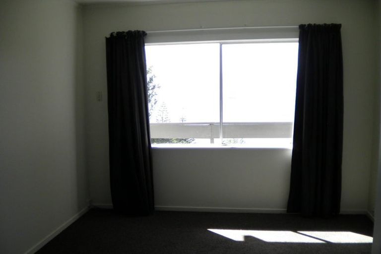 Photo of property in 2/82 Barnard Street, Wadestown, Wellington, 6012