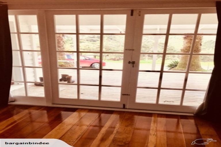 Photo of property in 15 Waitakere Road, Waitakere, Auckland, 0816