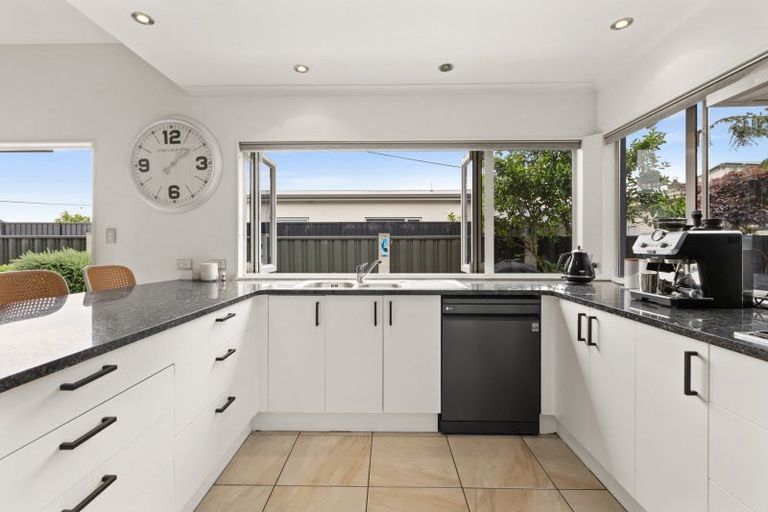 Photo of property in 9a Avenue Road, Greenmeadows, Napier, 4112