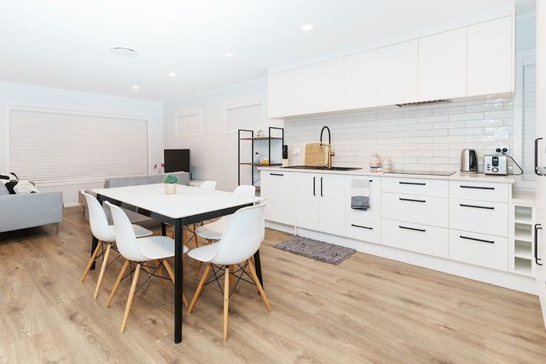 Photo of property in 26 Toru Street, Te Atatu Peninsula, Auckland, 0610