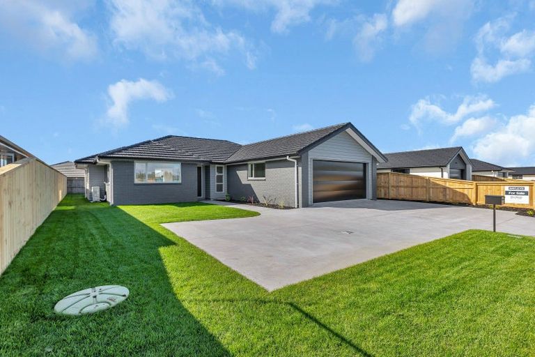 Photo of property in 9 Kapiakauri Road, One Tree Point, 0118