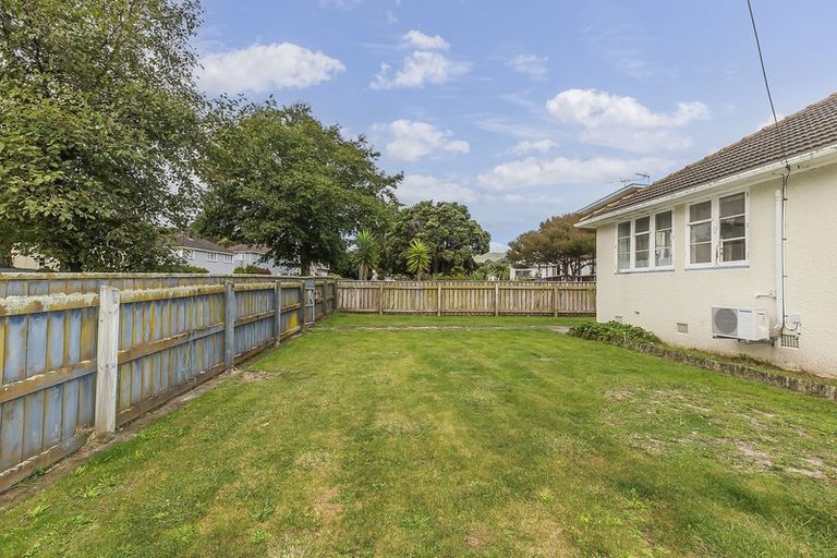 Photo of property in 52 Mungavin Avenue, Ranui, Porirua, 5024