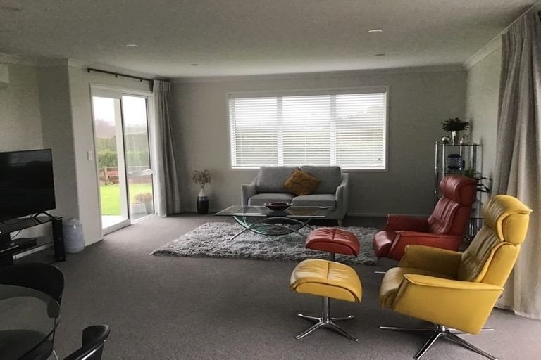 Photo of property in 12 Anglers Way, Omokoroa, 3114