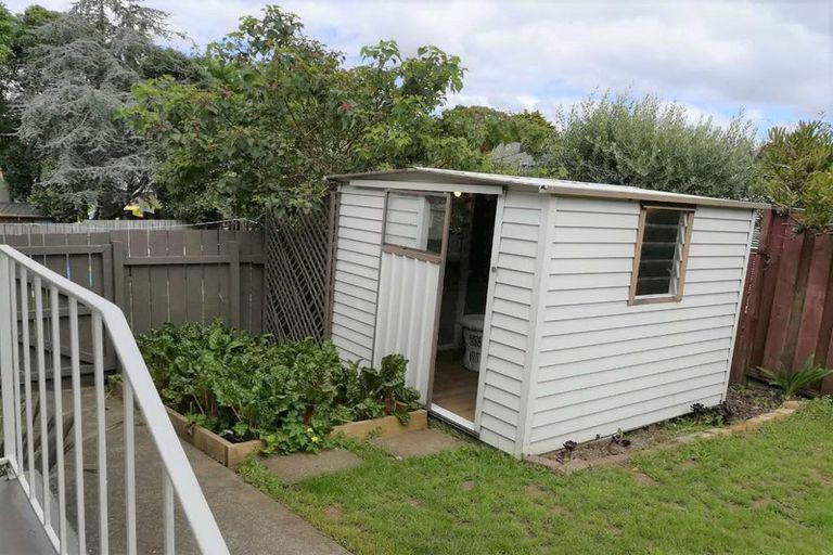 Photo of property in 2/12 Meadway, Sunnyhills, Auckland, 2010