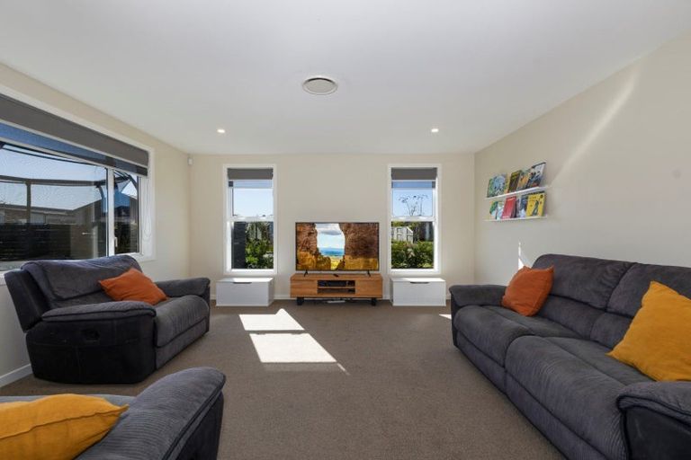 Photo of property in 28 Rotomanu Place, Pyes Pa, Tauranga, 3112