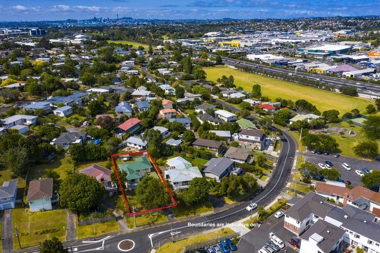 Photo of property in 40 Bond Crescent, Forrest Hill, Auckland, 0620