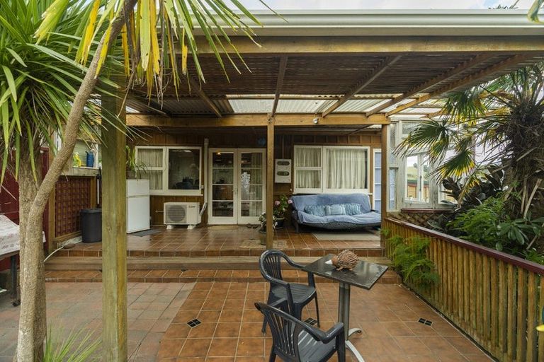 Photo of property in 132 Oakura Road, Oakura, Hikurangi, 0184
