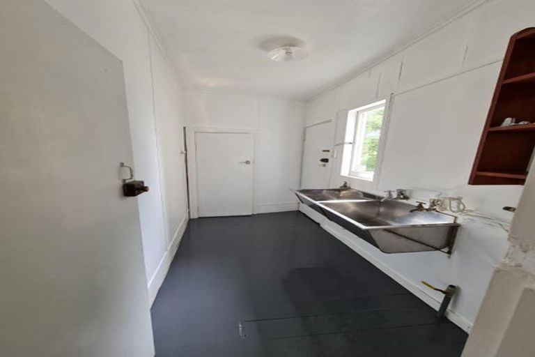 Photo of property in 100 Nairn Street, Mount Cook, Wellington, 6011