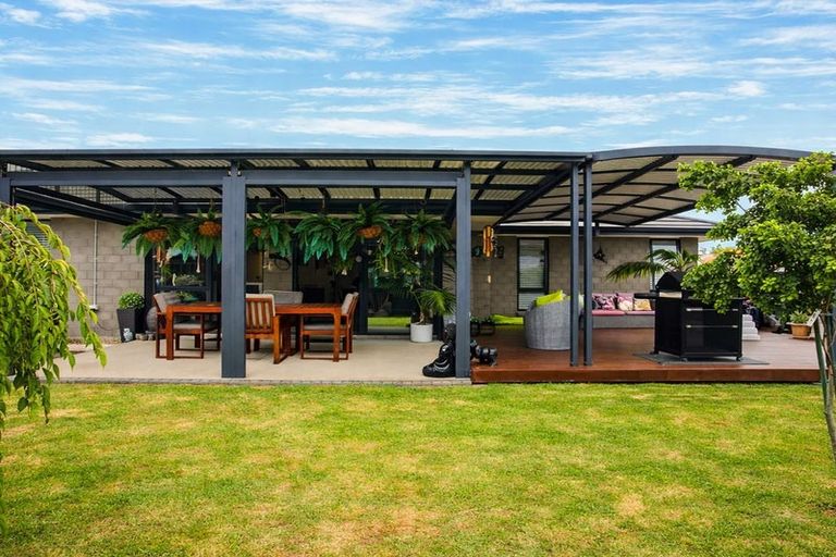 Photo of property in 10 Magnolia Close, Te Kauwhata, 3710