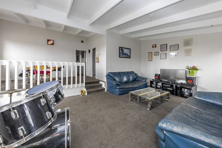 Photo of property in 12 Pesaro Place, Clover Park, Auckland, 2023