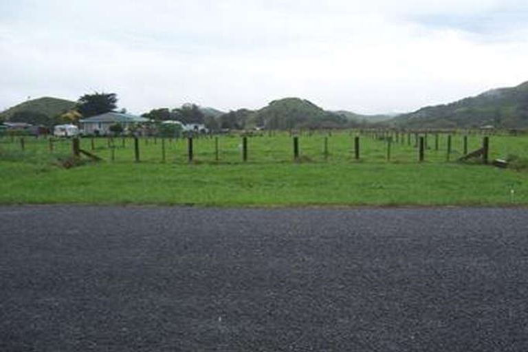 Photo of property in 11 Parkinson Street, Tolaga Bay, 4077